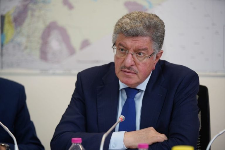 المسلط يوجّه رسالة إلى الجزائر