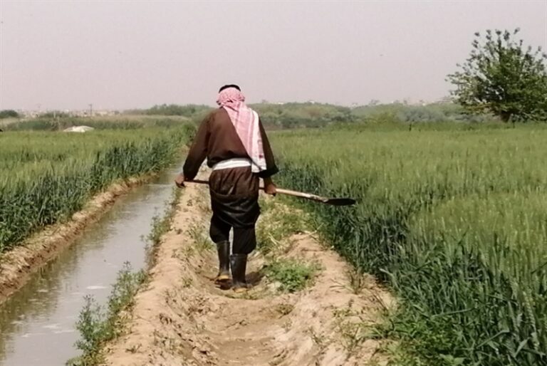 قوات النظام السوري تحاصر الفلاحين في مناطق سيطرتها بديرالزور