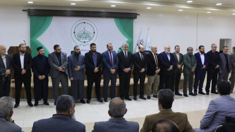 الحكومة الانتقالية المنتظرة.. وفاء الرئيس الشرع لبيانه الأول أم ذهاب إلى تعميق سيطرة اللون الواحد