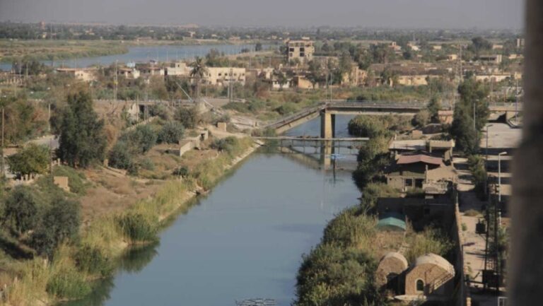 بعد انقطاع لأكثر من 24 ساعة.. عودة شبكات الاتصال والإنترنت إلى دير الزور