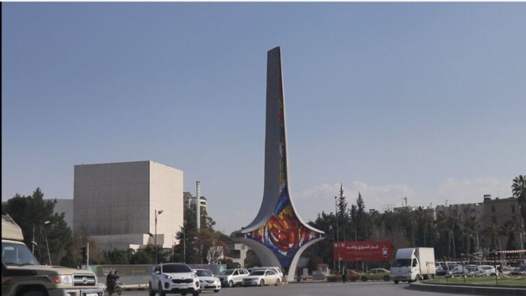 دمشق تجذب الاستخبارات التجارية.. سباق غربي للفوز بعقود الإعمار وتتبع ثروات الأسد