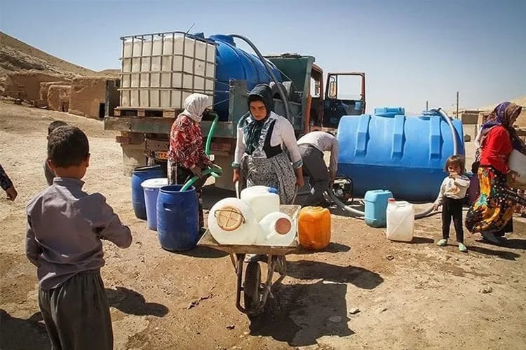 أزمات قاتلة تضع النظام الإيراني أمام خياري الاستسلام أو السقوط