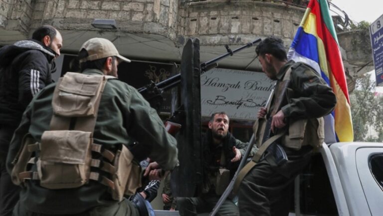 اللجنة القانونية في السويداء تعين ضابطاً من عهد النظام المخلوع قائداً للأمن