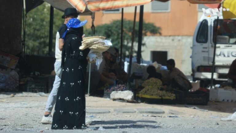 بائعات الخبز في ريف دمشق.. فقر وشتائم وأرباح لا تتجاوز 4 دولارات