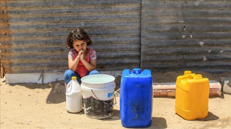 بعد التجويع.. إسرائيل تبحث تعطيش الفلسطينيين لتهجيرهم