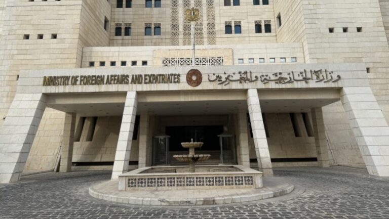 بعد السيطرة على تل بريف دمشق.. الخارجية السورية تدين التوغل الإسرائيلي