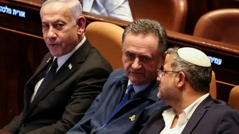 بن غفير يقتحم المسجد الأقصى.. ويدعو إلى إعادة احتلال غزة