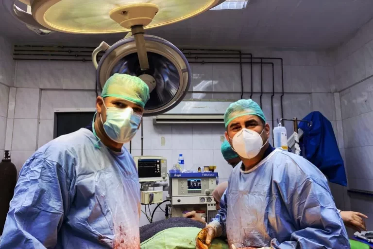 حملة شفاء.. مبادرة طبية تستهدف إجراء ألف عملية جراحية في سوريا