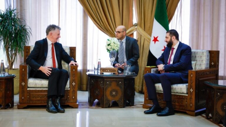 مستشار الأمن القومي البريطاني يلتقي الرئيس الشرع في دمشق