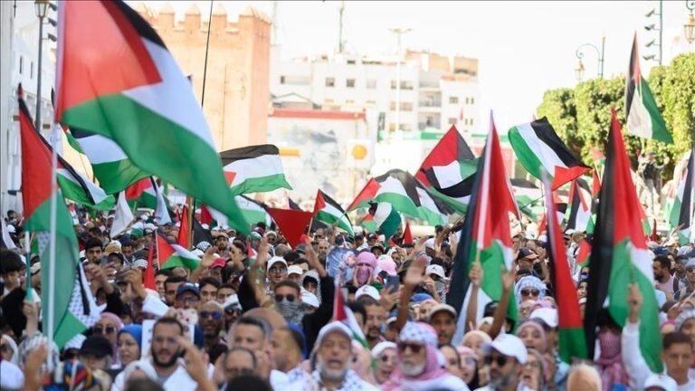 آلاف المغاربة يتظاهرون دعما لـ «أسطول الصمود» ورفضاً للإبادة بغزة