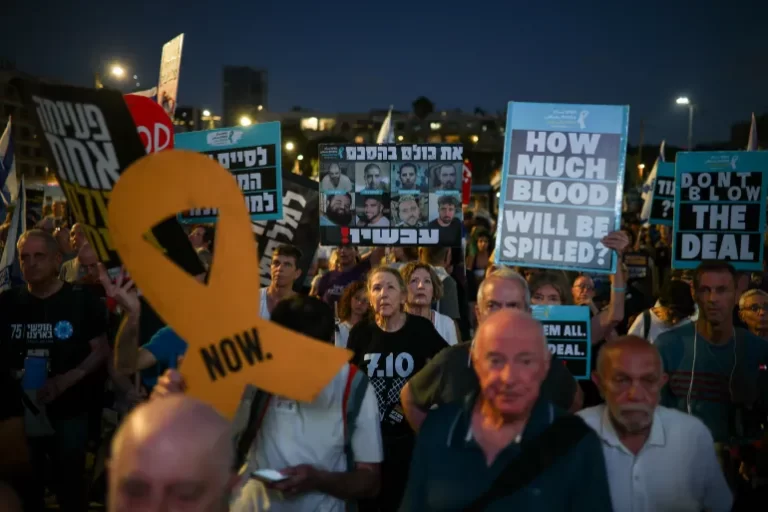 أهالي الأسرى نتنياهو خائن وهو أسوأ عدو لليهود