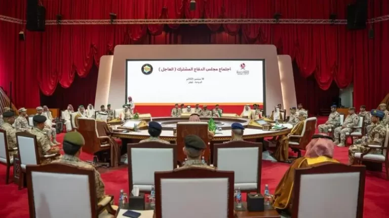 الدفاع الخليجي المشترك يقرر تسريع أعمال منظومة الإنذار المبكر ضد الصواريخ الباليستية