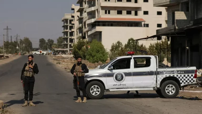 القوات السورية تسحب السلاح الثقيل من الجنوب.. ولقاء مرتقب مع إسرائيل