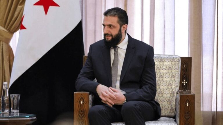 بمرافقة الشيباني والعلبي.. أميركا تمنح الشرع تأشيرة لزيارة رسمية الشهر الجاري