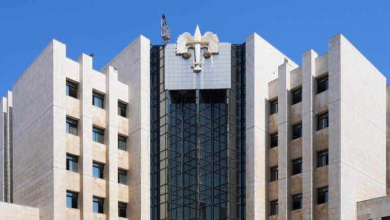 منها إخلاء السبيل.. العدل السورية تطالب القضاة بالبت الفوري في القضايا المستعجلة