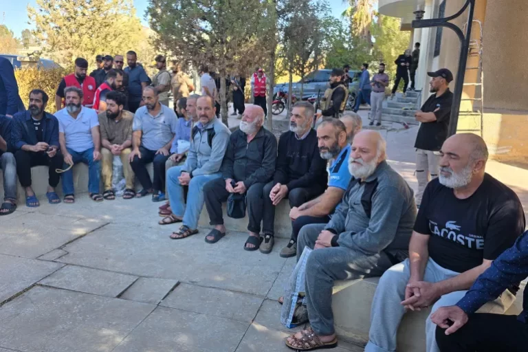 الإفراج عن محتجزين دروز يفتح نافذة تواصل بين دمشق والسويداء