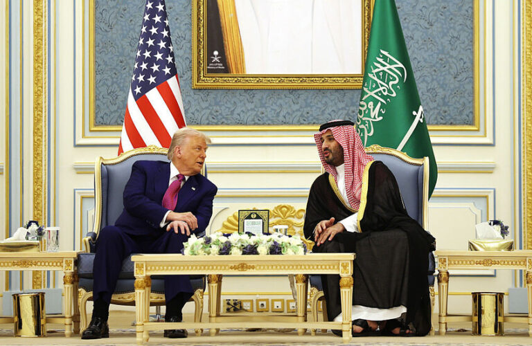 الرياض تبحث اتفاقاً دفاعياً شاملاً مع إدارة ترامب
