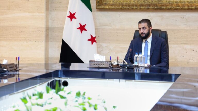 الشرع يحث السوريين على التبرع بسخاء لحملة السويداء منا وفينا