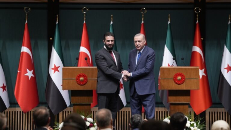 تركيا تعتزم تزويد سوريا بمعدات عسكرية ضمن صفقة أوسع تستهدف قسد