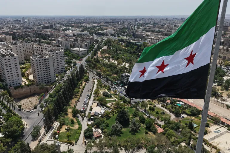 تقرير حقوقي يطالب بتطهير المؤسسات بسوريا ضمانا للعدالة