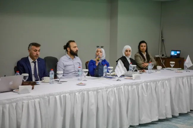 طاولة مستديرة في غازي عنتاب حول العودة الطوعية للاجئين السوريين برعاية JHR1