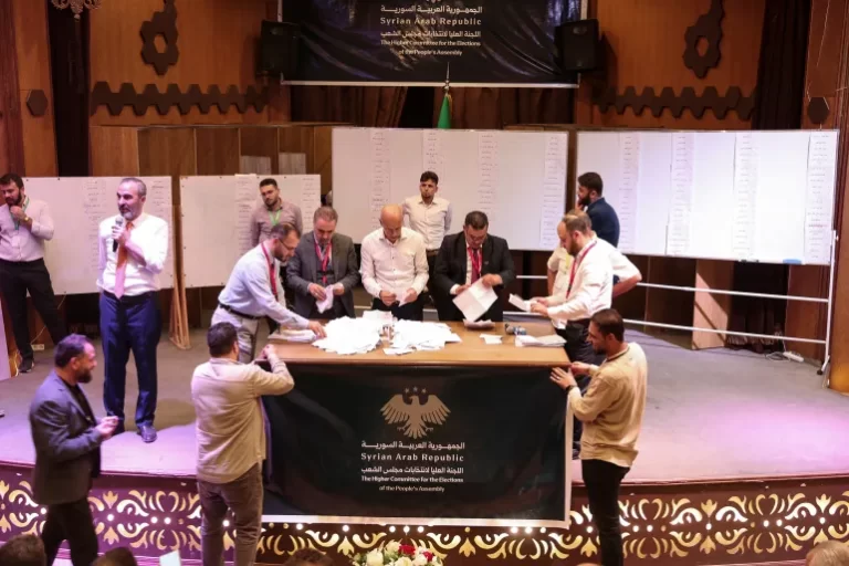 لجنة الانتخابات السورية توصي بزيادة تمثيل النساء والأقليات