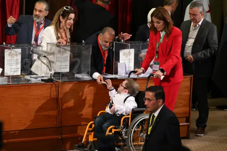 مجلس الشعب السوري الجديد.. تجربة ديمقراطية على أنقاض الاستبداد