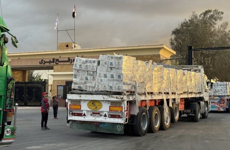 هيئة البث الإسرائيلية نتنياهو أوعز بوقف المساعدات الإنسانية إلى غزة حتى إشعار آخر