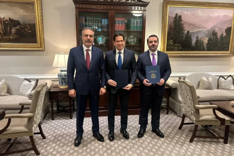 اجتماع أميركي تركي سوري بالبيت الأبيض