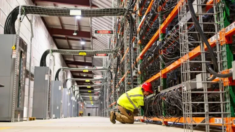 الذكاء الاصطناعي يهز سوق الطاقة وواشنطن تبحث عن الحل في الخليج