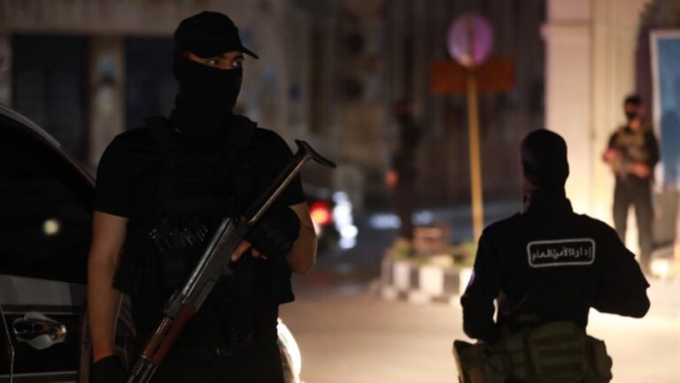 انتحاري يفجر نفسه.. مقتل عنصر من الأمن الداخلي وإصابة آخرين في حلب