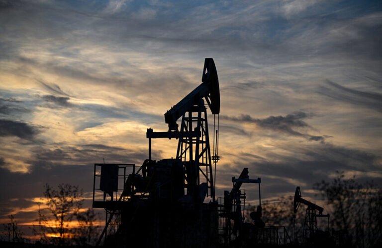 روسيا تكشف عن 490 مليون طن من النفط الجاهز للاستخراج