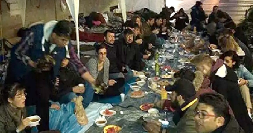 السوريون في ألمانيا- الإفطار الجماعي بين الحنين إلى الوطن وفرح الأطفال